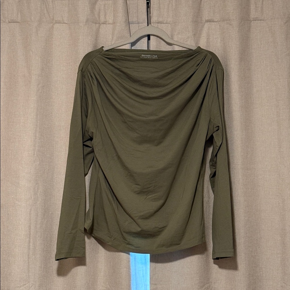 Abercrombie & Fitch Olive Long Sleeve Tee